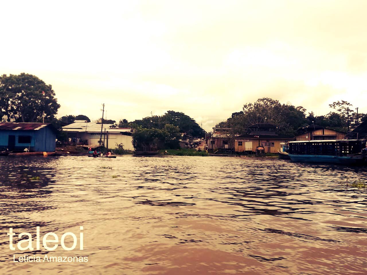 Crecida del rio Amazonas Entrada por rio a la ciudad de Leticia