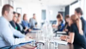 Reunion ordinaria de la junta directiva del banco de la republica Personas reunidas en un salon de reuniones