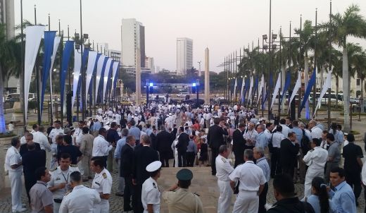 Eventos Pesonas en una feria de naval