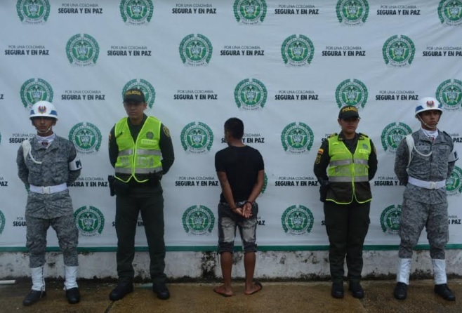 Capturado sujeto por acceso carnal abusivo con menor de Personas en una foto de judializacion
