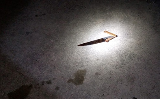 Agresiones con cuchillo Cuchillo en el suelo