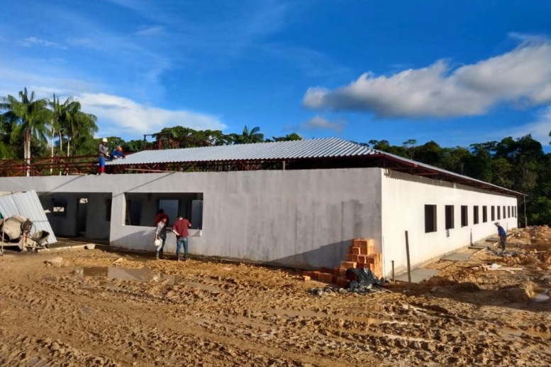 Construção da escola Trabalhos de construcao em escola
