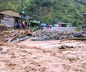 Ayacucho en emergencia Rio por lluvias desvordado