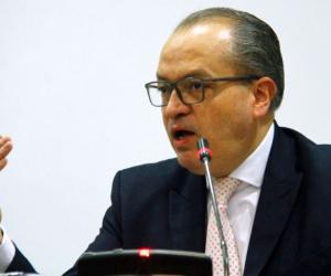 Noticias sobre pronunciamoentos de altos funcionarios de gobierno Procurador en una rueda de prensa