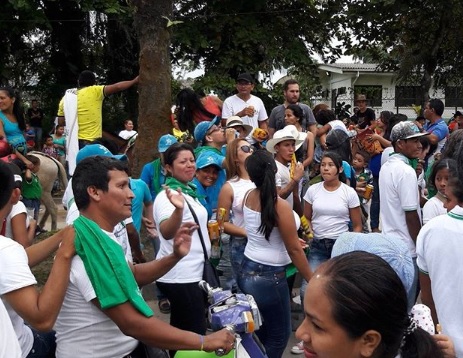 Gente en el Amazonas festejando san pedro 