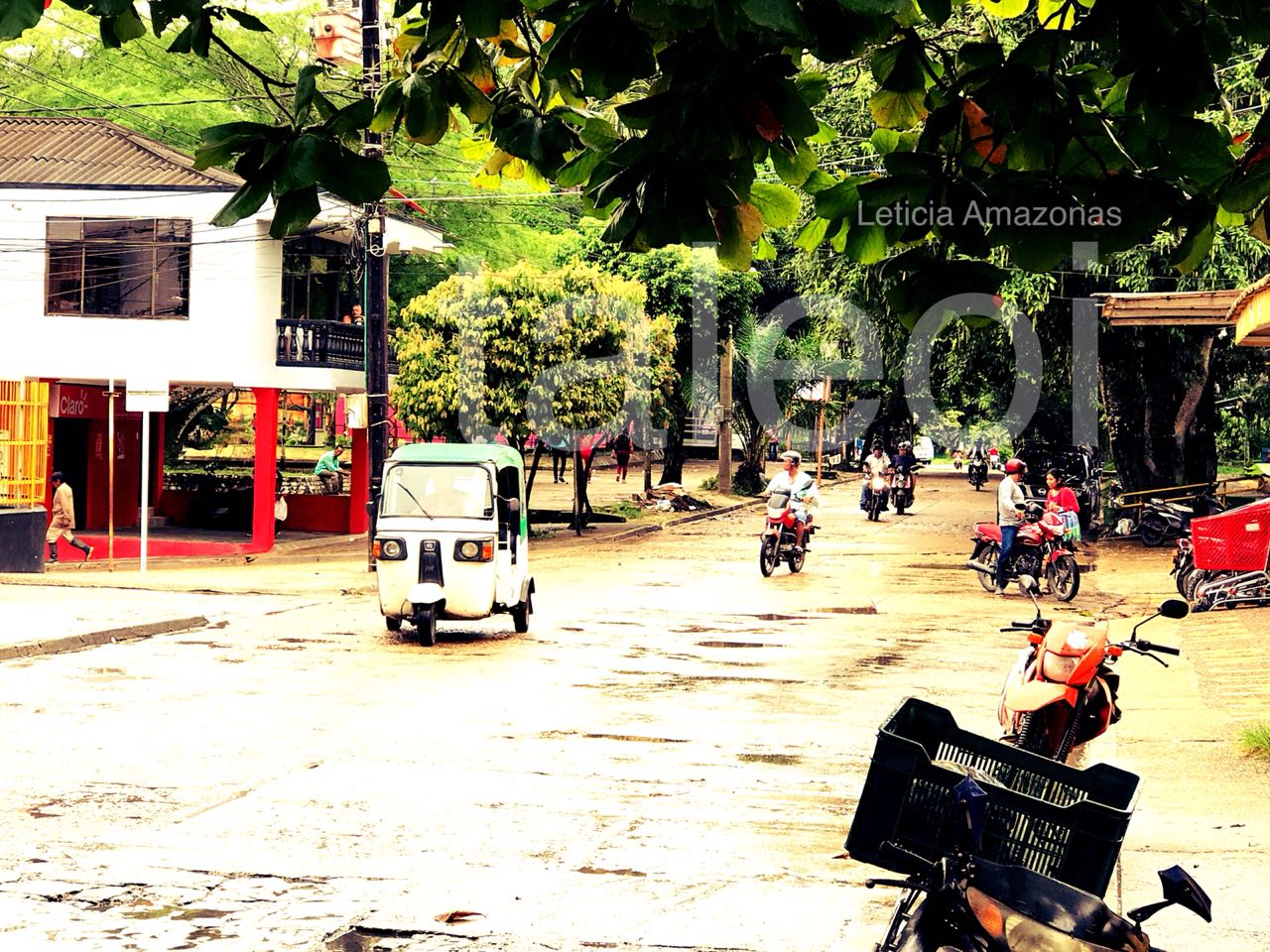 Recorriendo la ciudad Calle principal de Leticia Amazonas