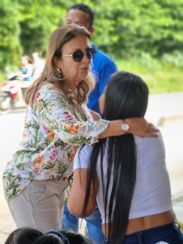 Visita Gobernadora Comunidad Yoi Visita Gobernadora Comunidad Yoi