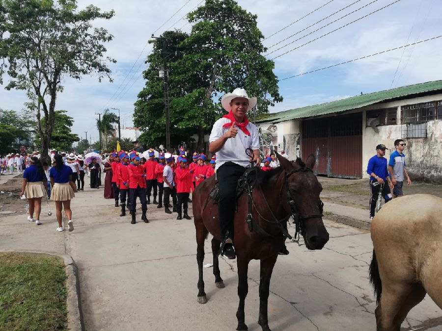 Desfile Estudiantil 19 julio Parte 1