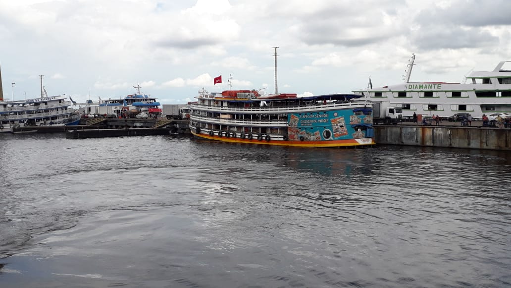 Porto fluvial brasileiro