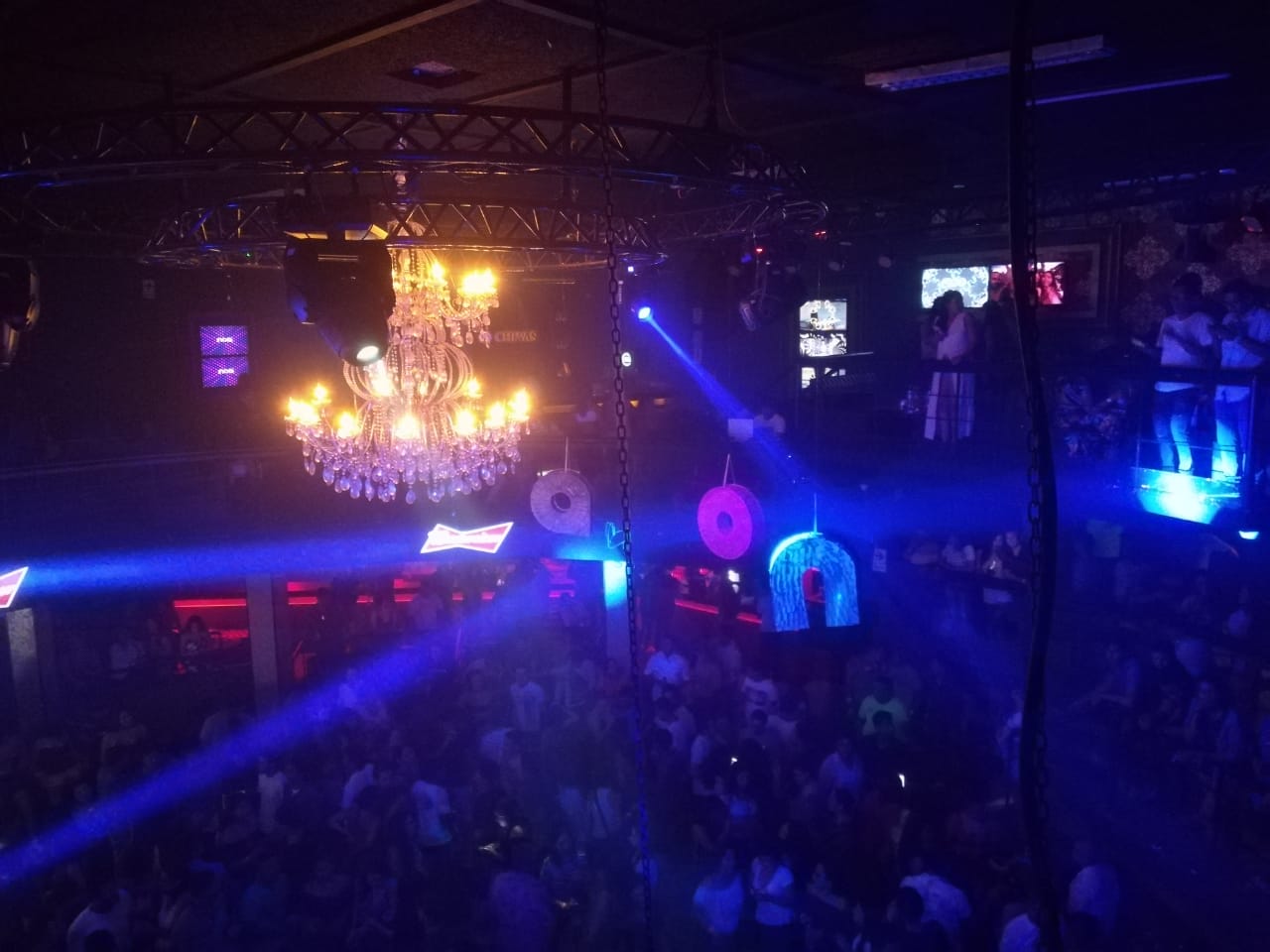 Discoteca de noche en Peru