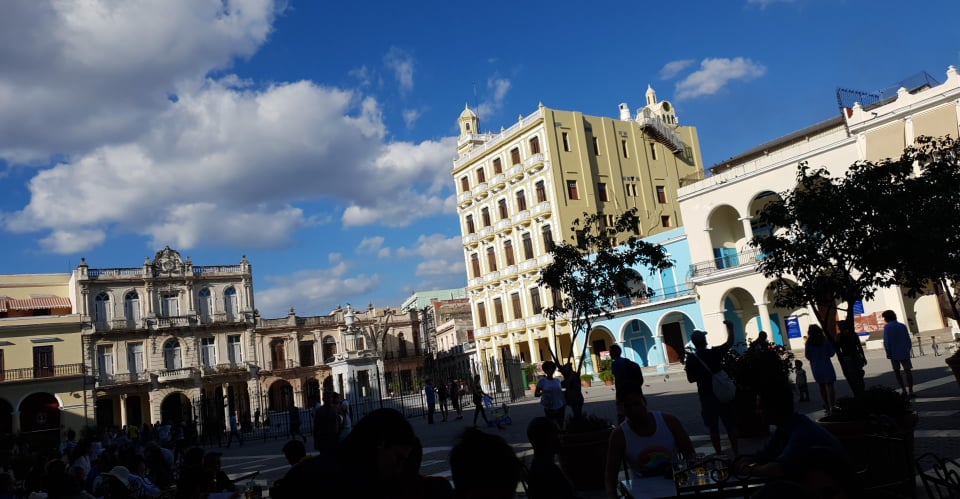 Edificio en la Habana vieja de Cuba