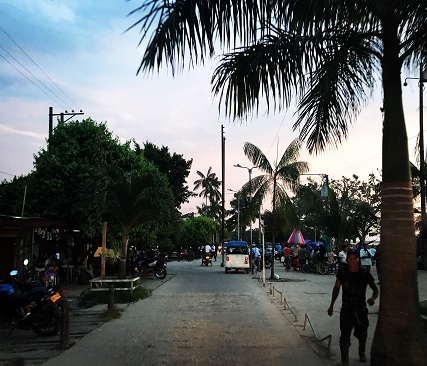 Calle del puerto en la ciudad de Leticia