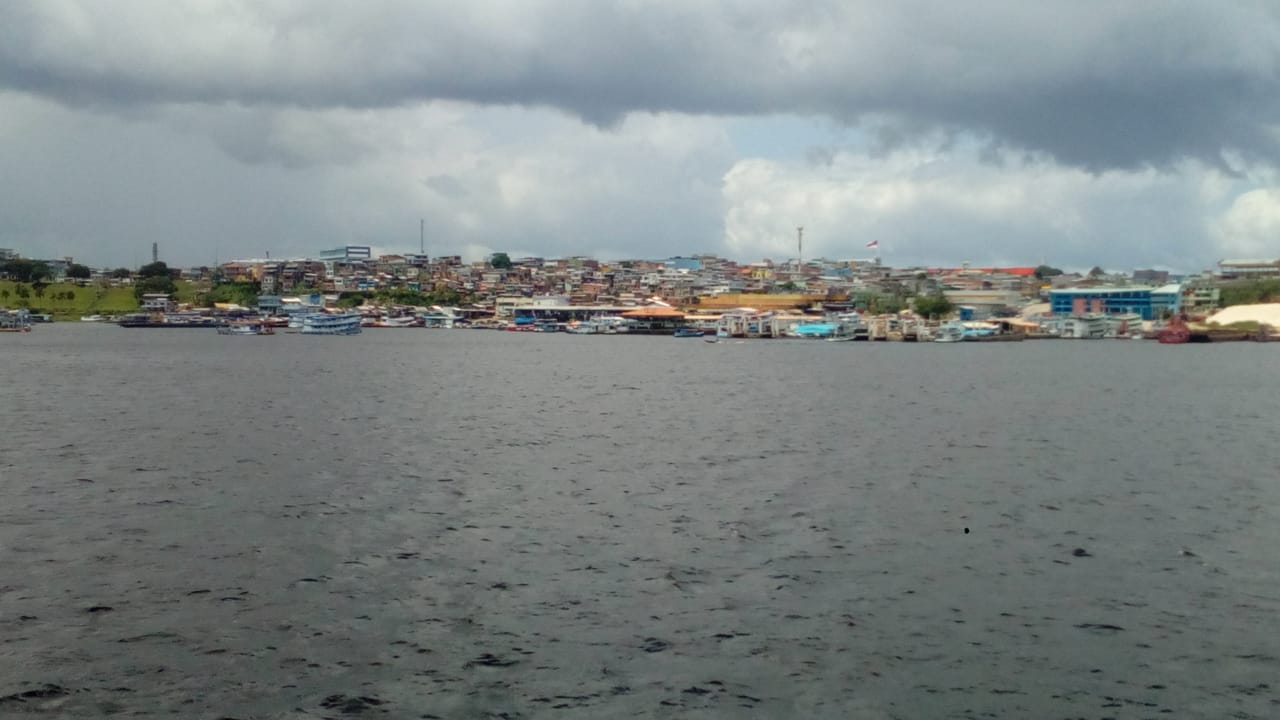 Chegando no porto de Manaus image for Chegando no porto de Manaus