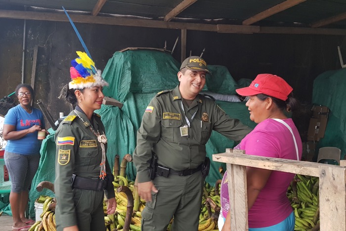 Policía hace presencia en Puerto Nariño Policía hace presencia en Puerto Nariño