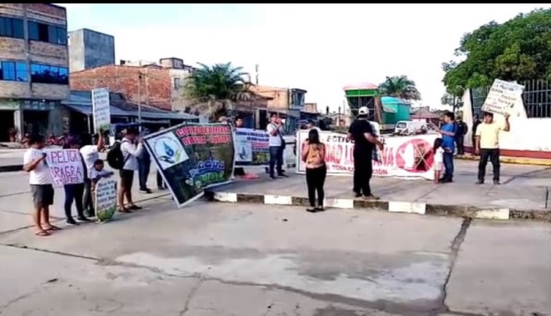 Grupos sociales realizaron una protesta frente al gobierno regional de Loreto image for Grupos sociales realizaron una protesta frente al gobierno regional de Loreto