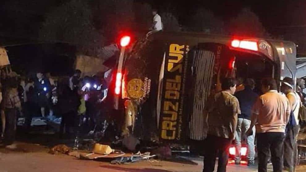Accidente de un bus dejó seis muertos en Cartago image for Accidente de un bus dejó seis muertos en Cartago