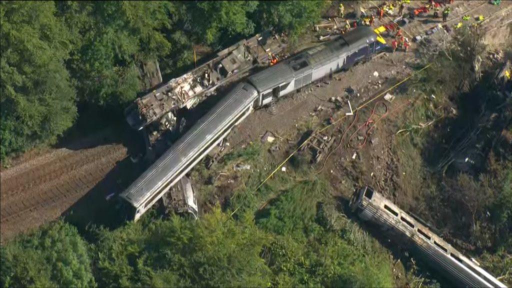 Deadly Amtrak derailment in Missouri image for Deadly Amtrak derailment in Missouri