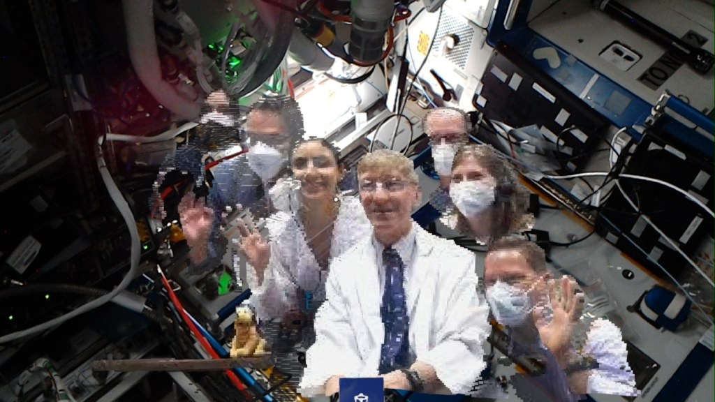image for NASA envia médicos holográficos a la Estación Espacial Internacional
