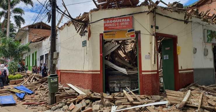 Desplome de techo dejó cinco personas lesionadas | Ciudad Bolívar image for Desplome de techo dejó cinco personas lesionadas | Ciudad Bolívar