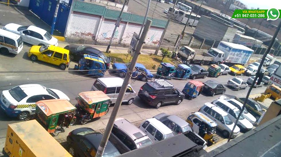 image for Reportan largas filas de vehículos en diferentes grifos de la ciudad 