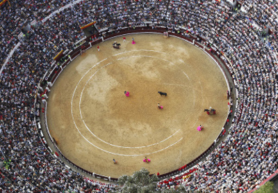 Plaza de corrida de toros vista desde el cielo