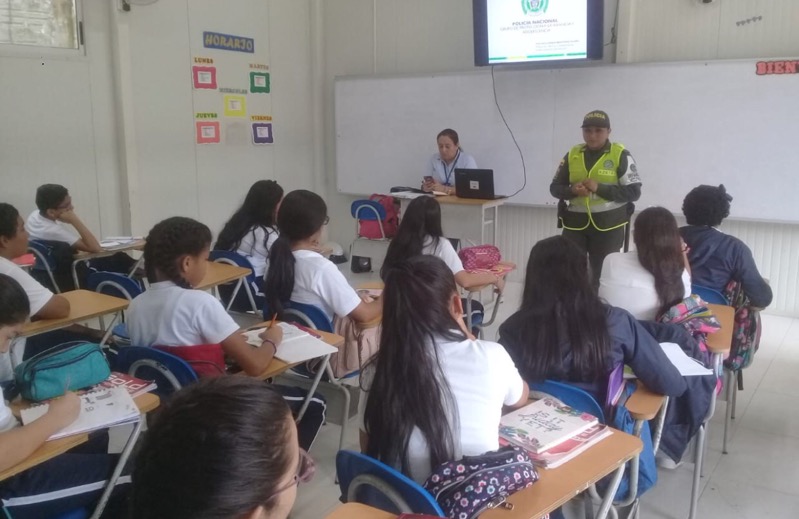 Programas de la policia Estudiantes en una aula de clases