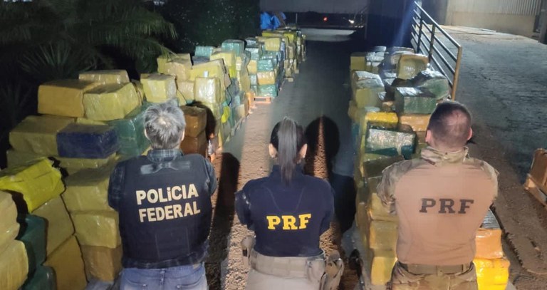 image for PF e PRF apreendem quase 18 toneladas de maconha