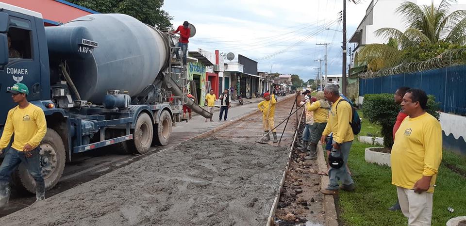 Rua Tiradentes trabalhos de Pavimentacao