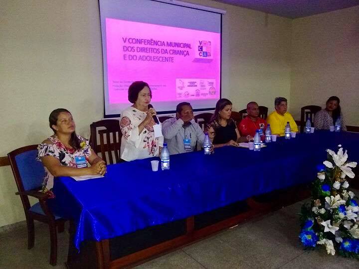 Actividades Prefeitura de Tabatinga Pessoas em uma conversa