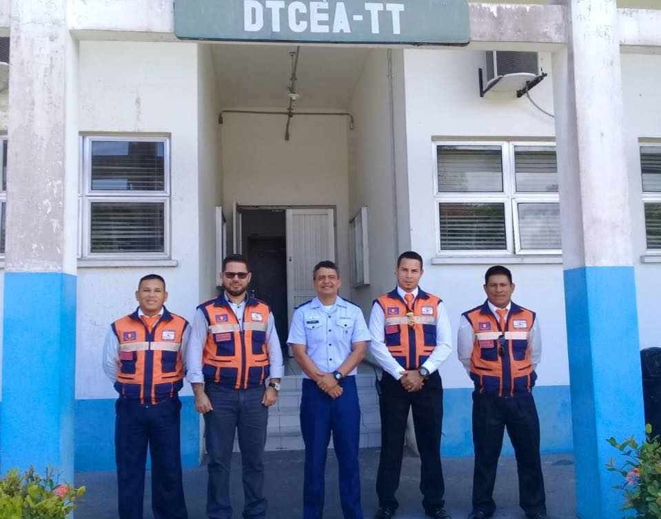 Aproximacao das instituicoes Quatro militaristas em uma foto para um jornal