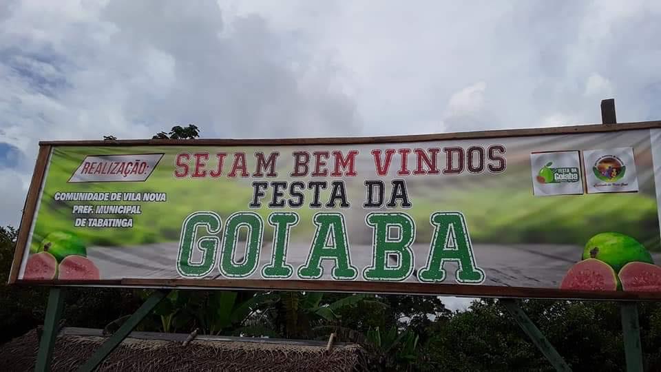 Pessoas da sede e das comunidades vizinhas participaram Tabuleta com informação de evento