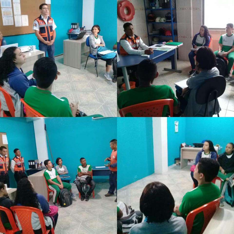 Imagenes de estudiantes en una clase Alunos do IFAM foram recepcionados pelos servidores da Secretaria