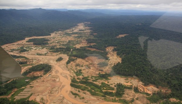 Mineria ilegal Imagenes de zonas explotadas en selvas