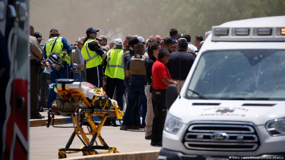 image for Tiroteo en Texas deja  al menos 16 personas muertas