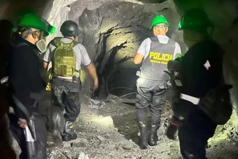 Atentado con explosivos deja 9 muertos y 20 heridos image for Atentado con explosivos deja 9 muertos y 20 heridos