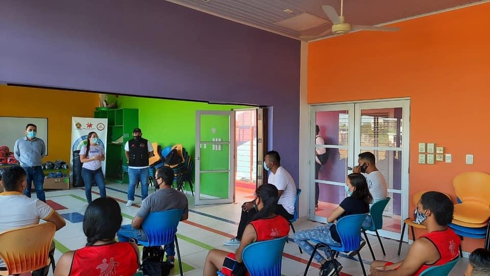 Entrega de implementos deportivos para el Boxeo en la región image for Entrega de implementos deportivos para el Boxeo en la región