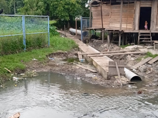 image for Colegio verterá desagüe sobre asentamientos humanos del distrito de Punchana