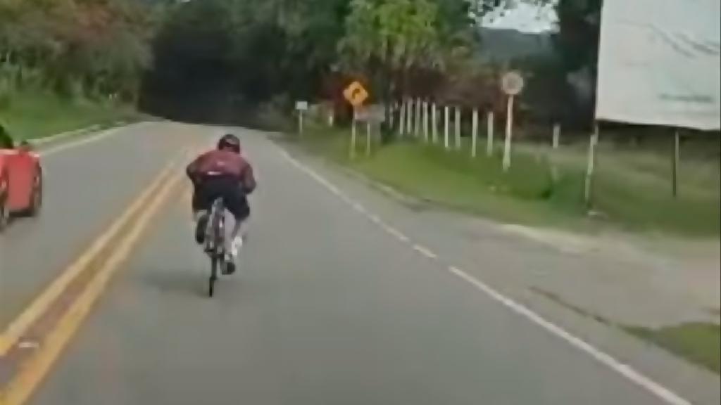 image for Ciclista se salvó de morir en un accidente en vías de Santander