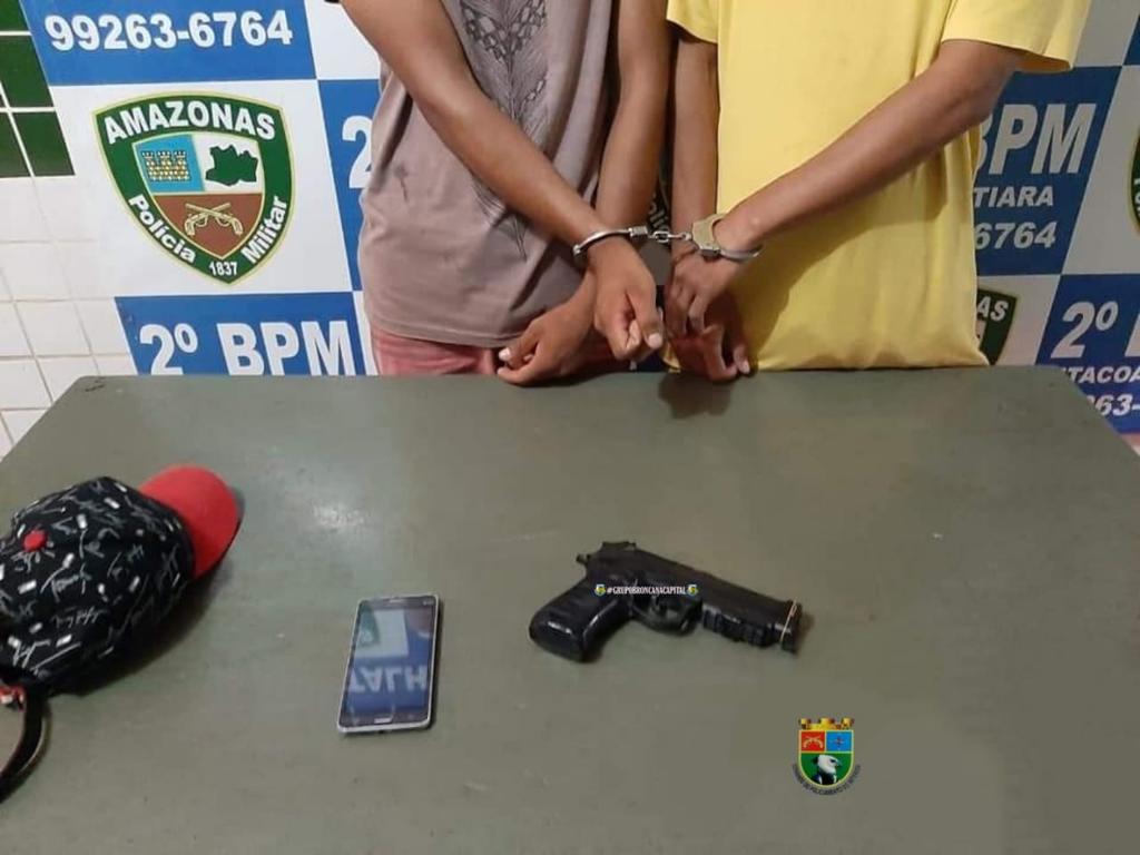 Dupla de adolescentes é presa por policiais image for Dupla de adolescentes é presa por policiais