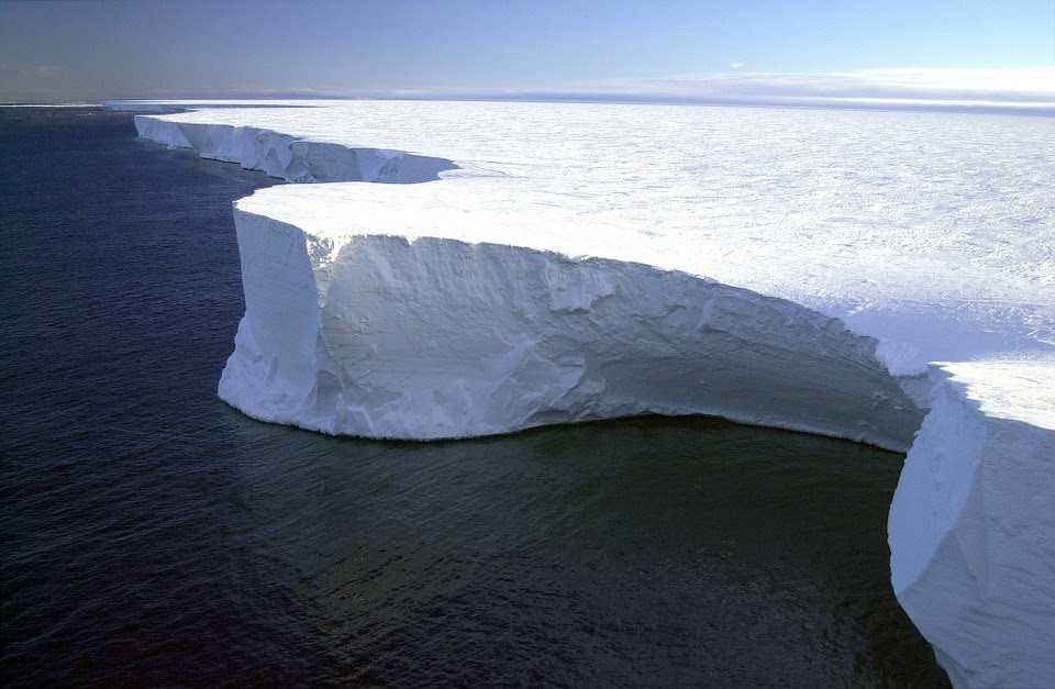 Perforar el agujero más grande de la Antártida Imagen de un iceberg