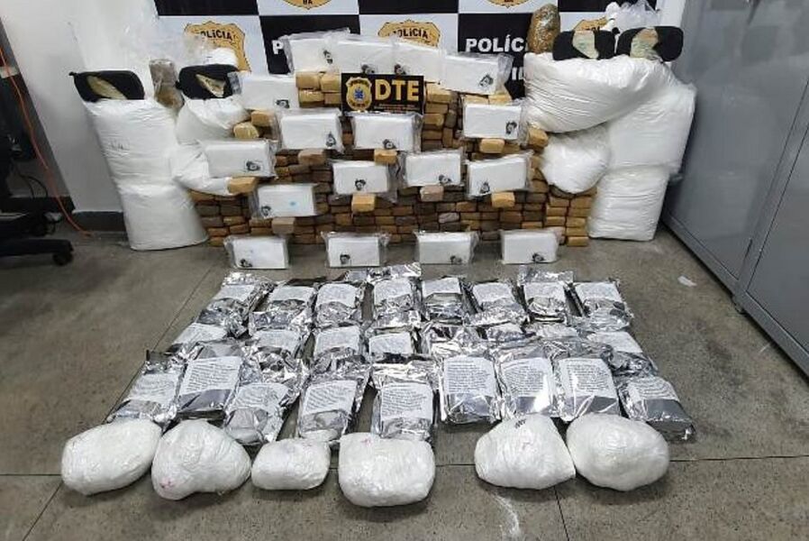 image for Suspeitos são presos com 274 kg de drogas