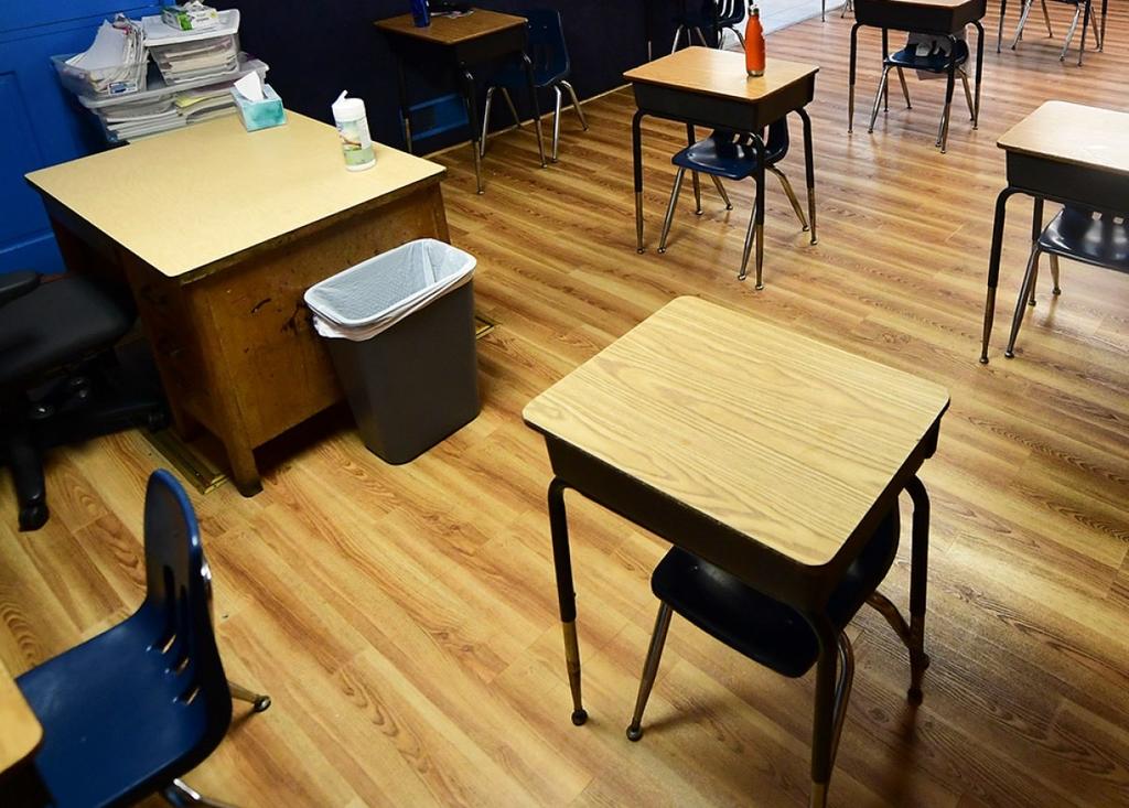 image for Niños  de nuevo a clases virtuales