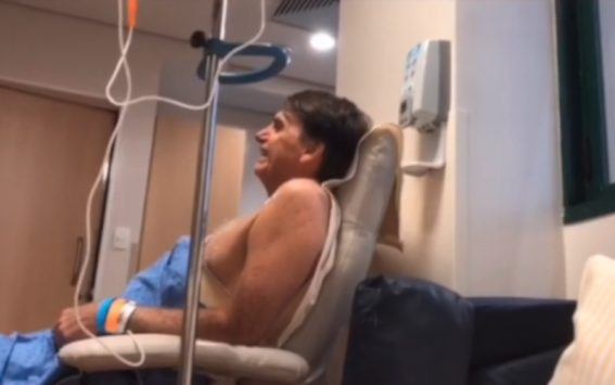 Bolsonaro apresenta um quadro de normalidade Presidente da República Jair Bolsonaro em uma cama
