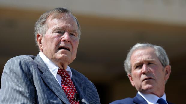 Expresidente de Estados Unidos George H W e hijo