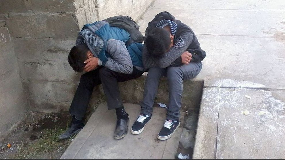 image for Alumnos fueron captados libando licor dentro de escuela