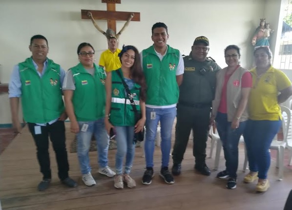 Campañas contra la explotacion infantil Personas en un local listo para ser fotografiados