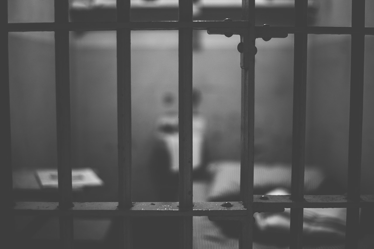 Penal del Circuito de Ibague lo condeno a 6 años Entrada de una celda