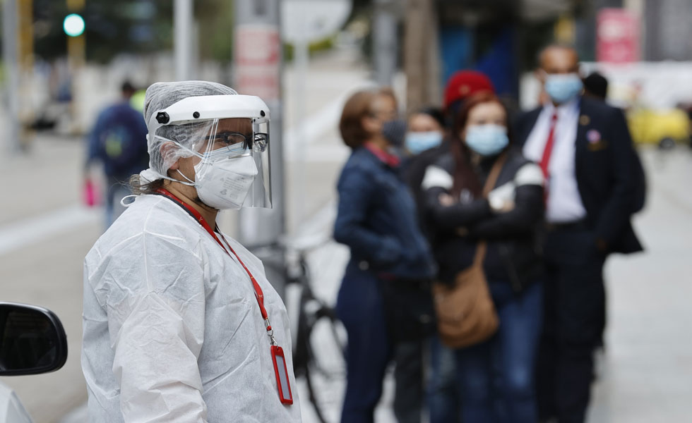 image for Alcaldesa asegura que Bogotá ya superó el tercer pico de la pandemia