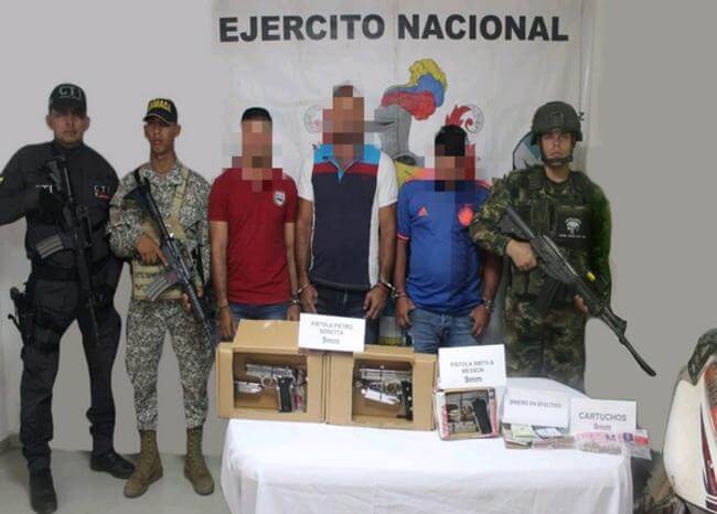image for Capturados  tres supuestos guerrilleros del frente Héroes