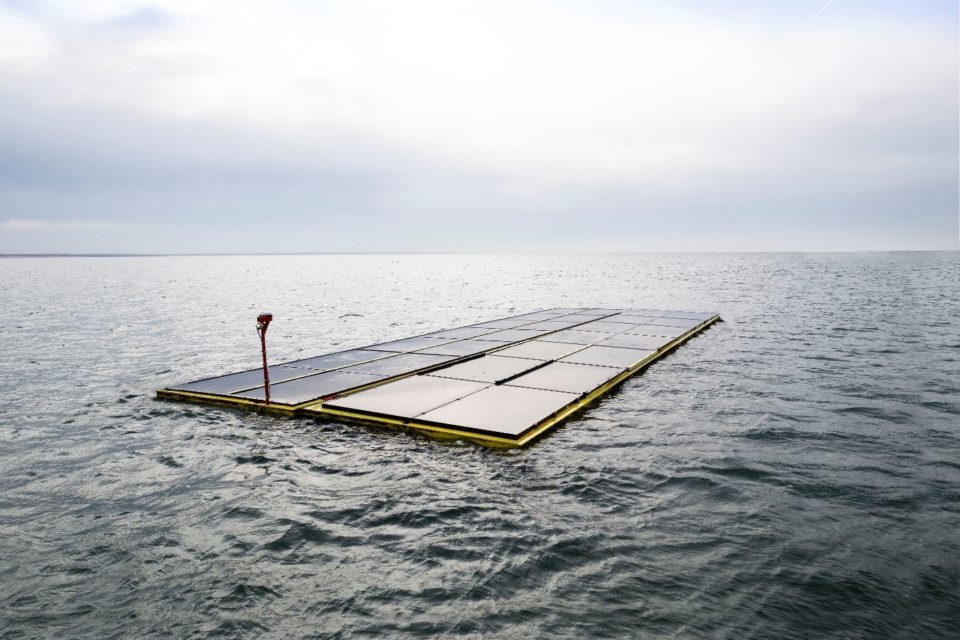 Holanda genera energía limpia con una planta solar en el Mar del Norte image for Holanda genera energía limpia con una planta solar en el Mar del Norte